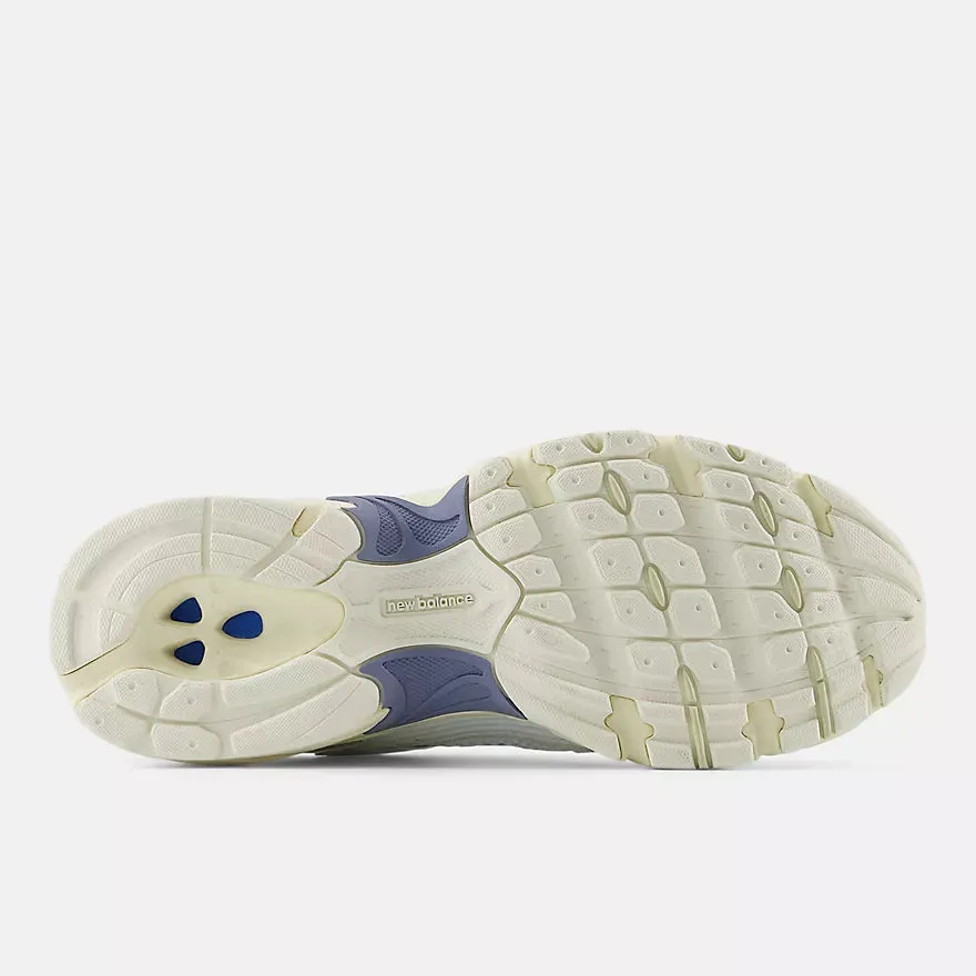 530 Sneaker (Angora   Dusk Shower   Ice Blue)