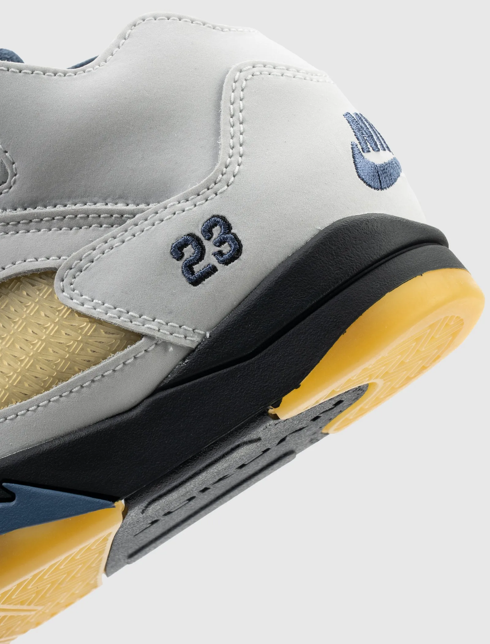 A MA MANIÉRE X AIR JORDAN V "DAWN" PS