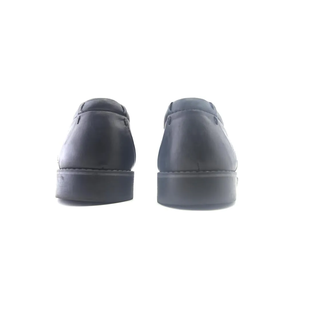 AM SHOES COMPANY .