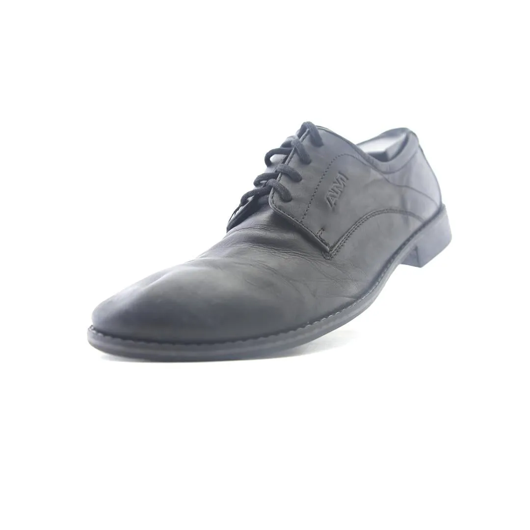 AM SHOES COMPANY .