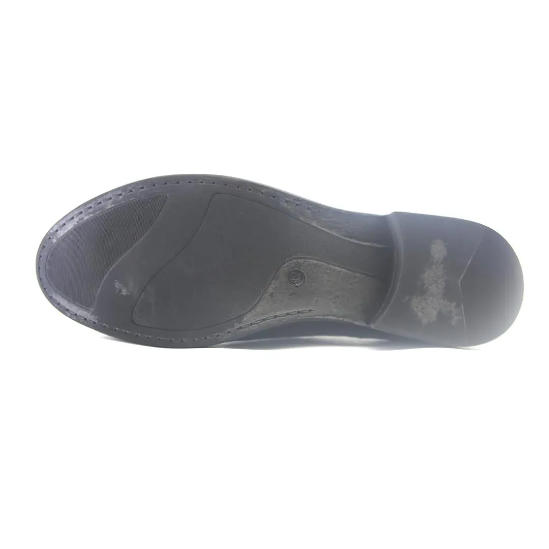 AM SHOES COMPANY .