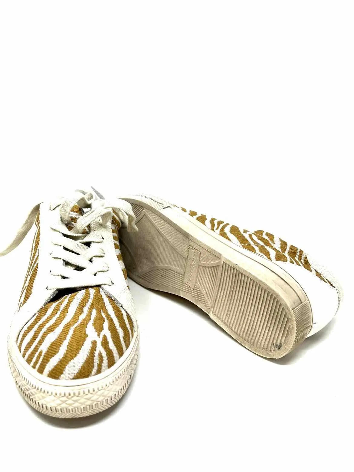 band of gypsies Women's Tan/Cream Lace-up Textile Animal Print Size 11 Sneakers