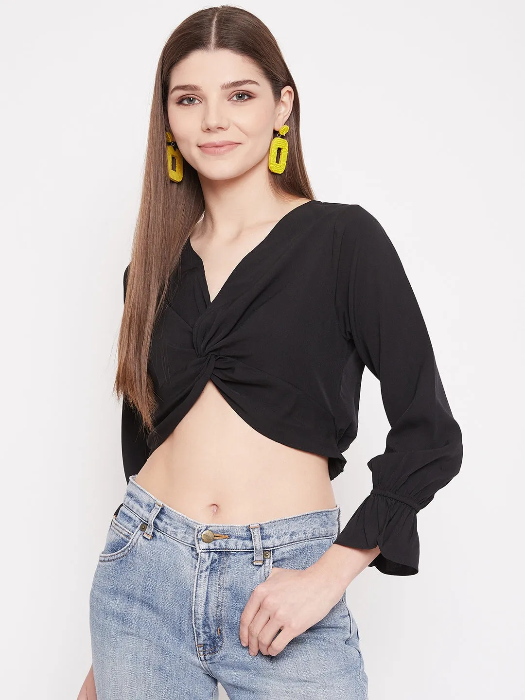 Berrylush Women Solid Black V-Neck Front Twisted Crop Top