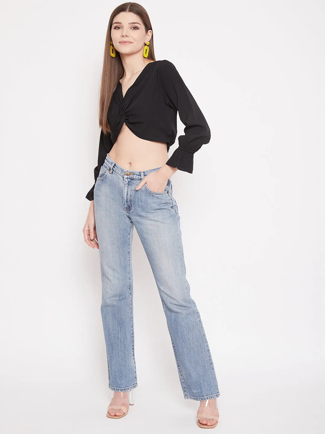 Berrylush Women Solid Black V-Neck Front Twisted Crop Top