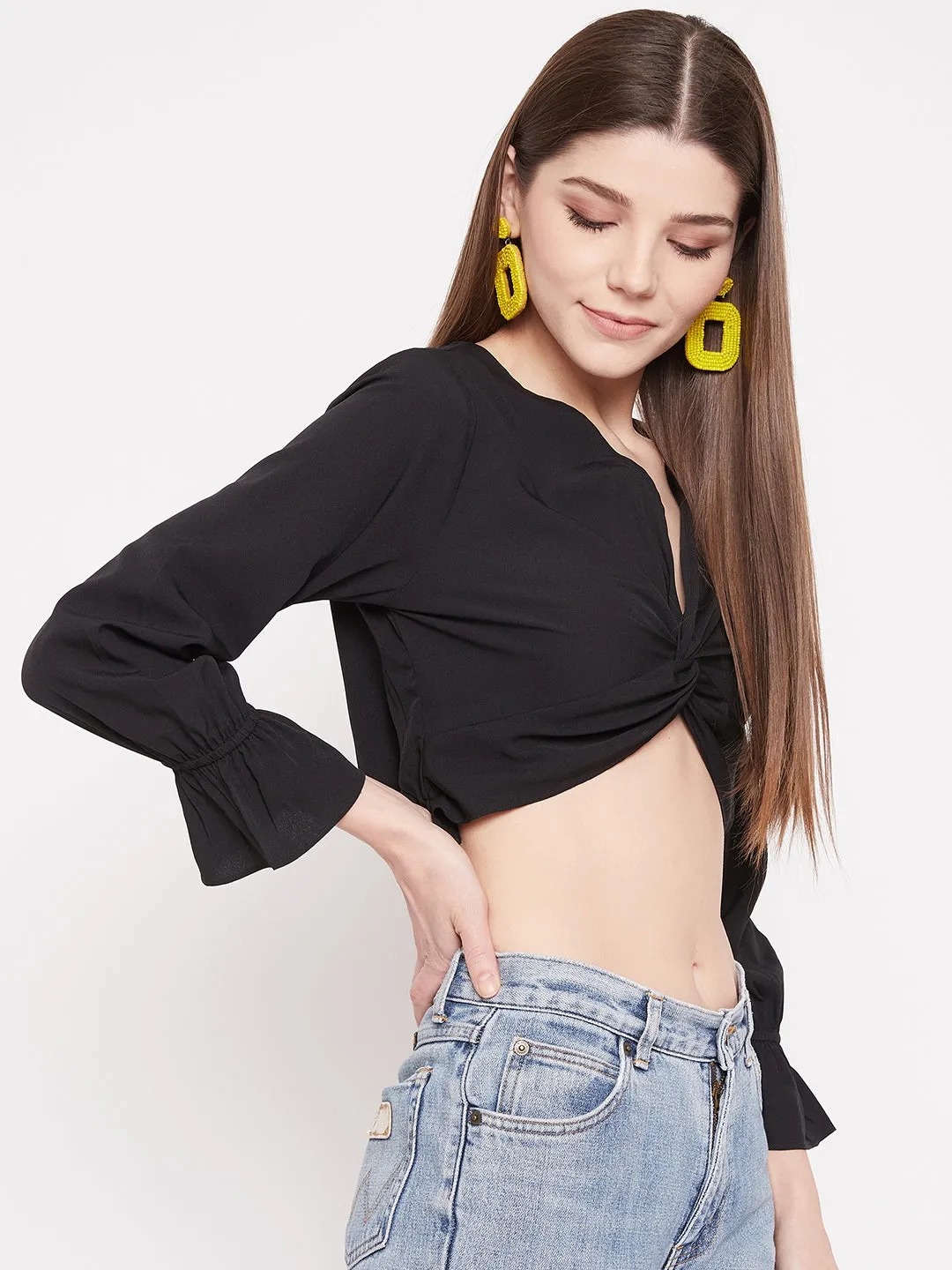 Berrylush Women Solid Black V-Neck Front Twisted Crop Top