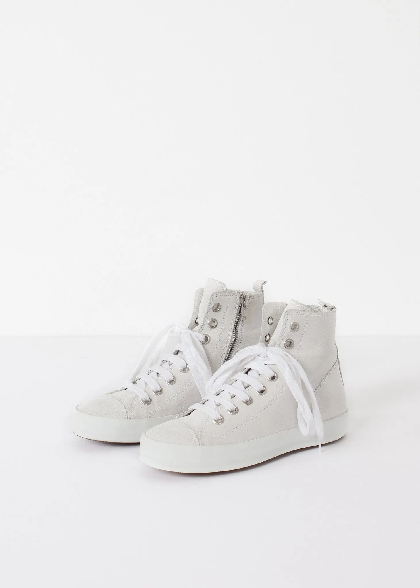 High Top SnEEakEEr