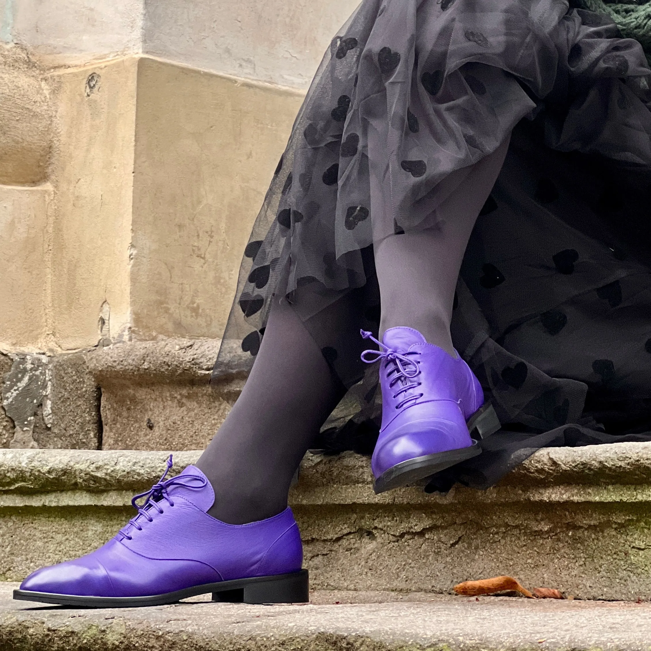 Kim Violet scarpa bassa allacciata in nappa viola artigianale Toscana
