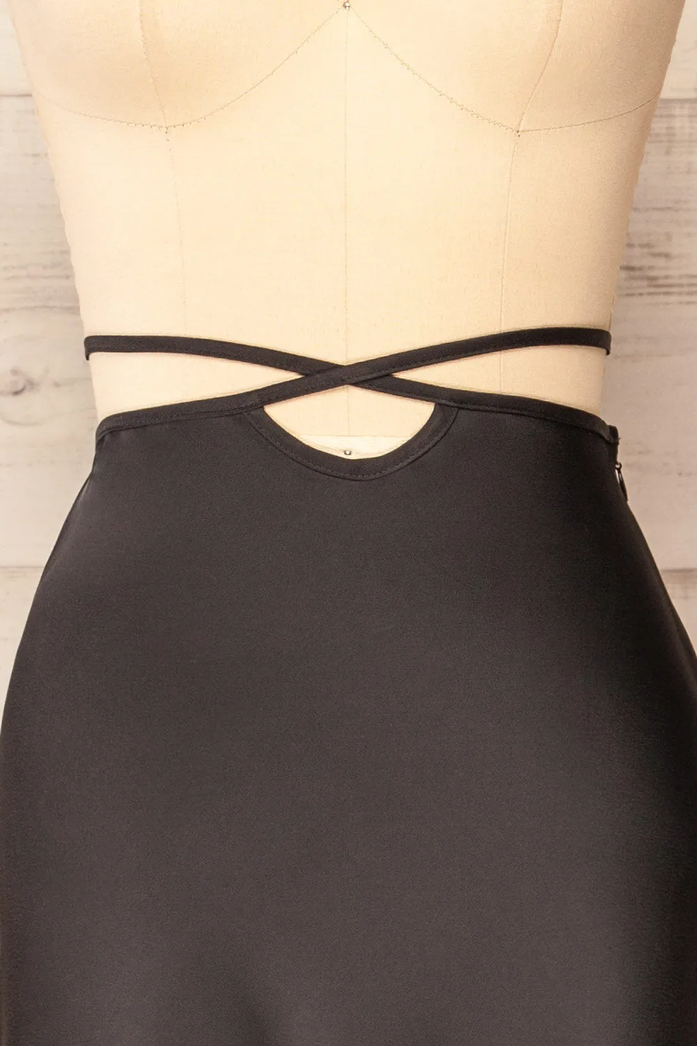 Maddie Black | Satin Midi Skirt