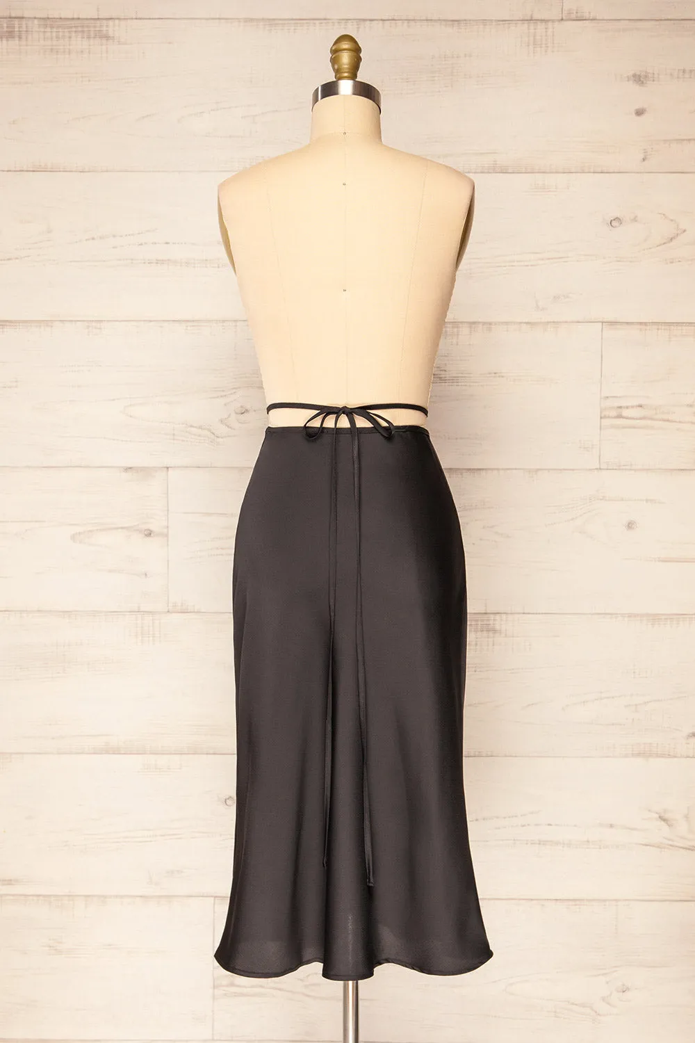 Maddie Black | Satin Midi Skirt