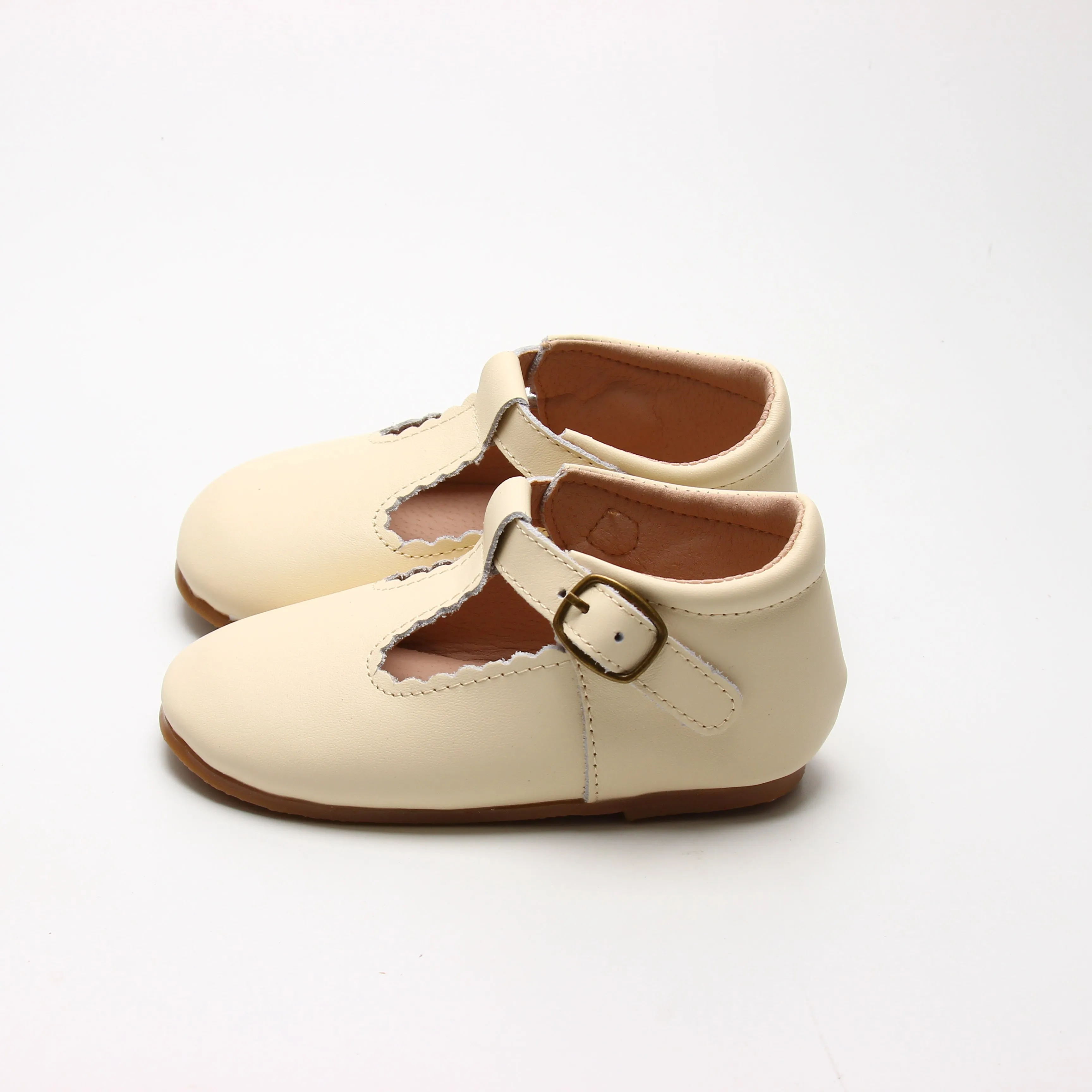 Riley T-Straps - Scalloped - Pale Yellow