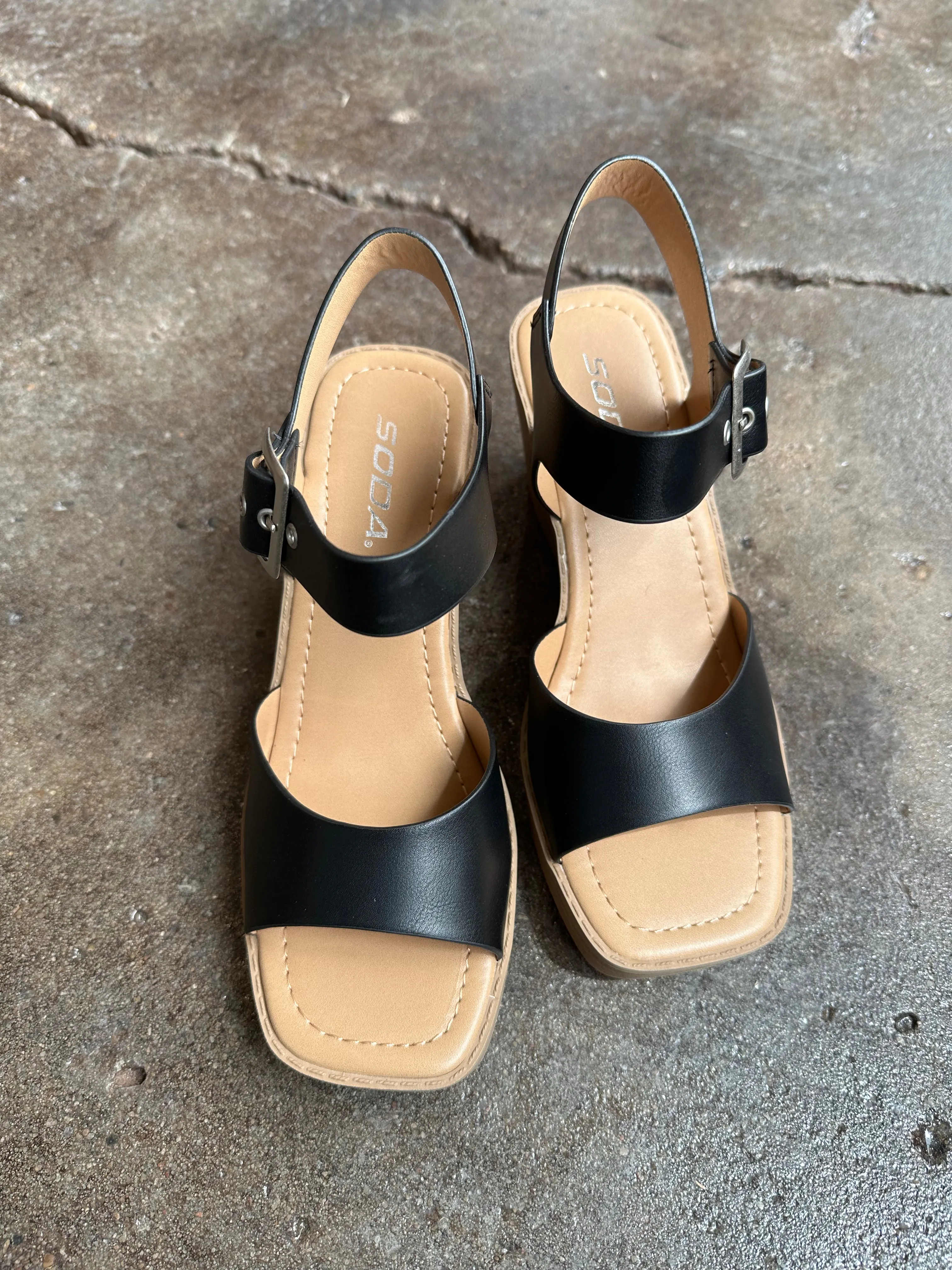 SODA "Lasso" Platform Sandal