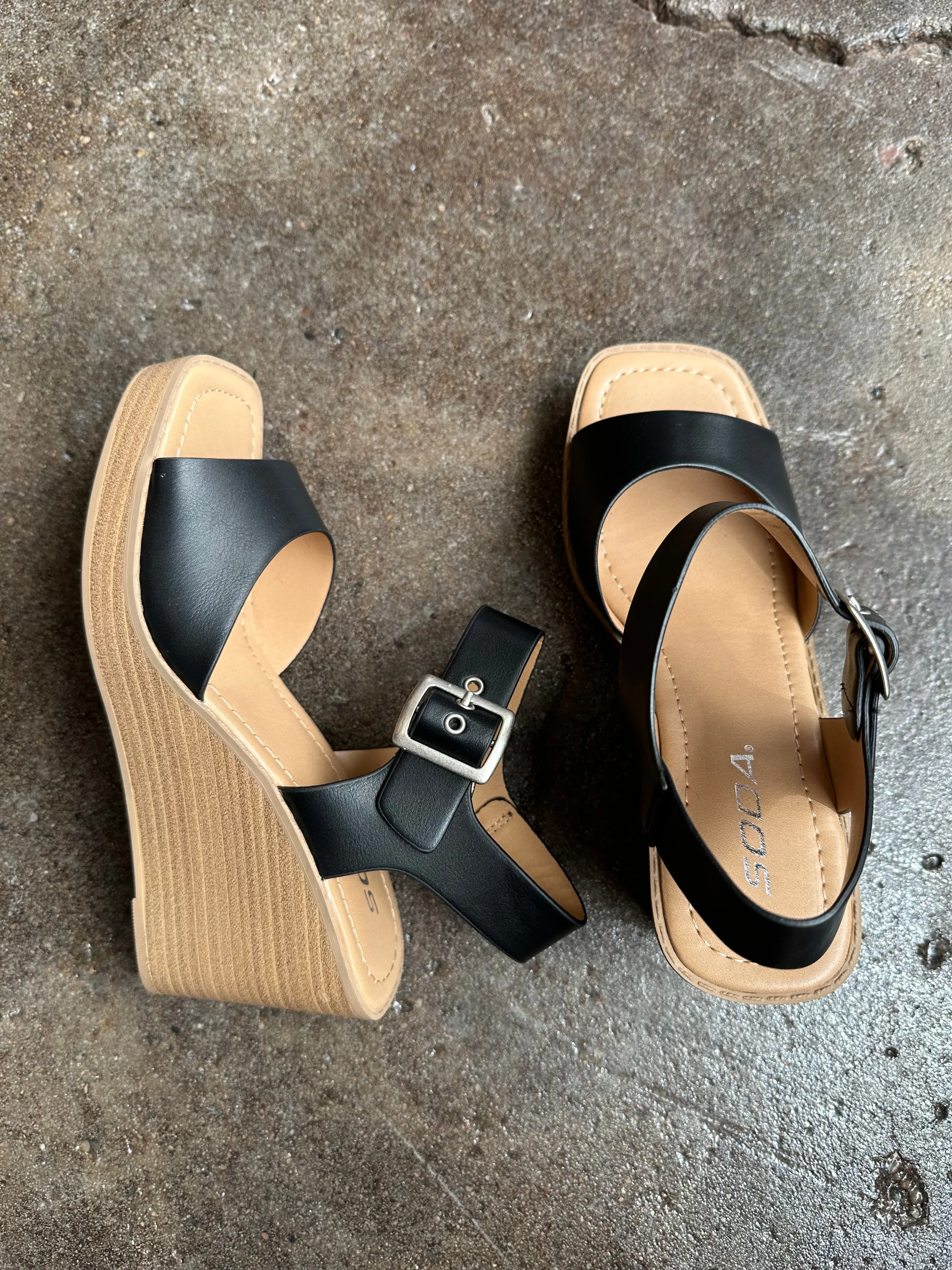 SODA "Lasso" Platform Sandal