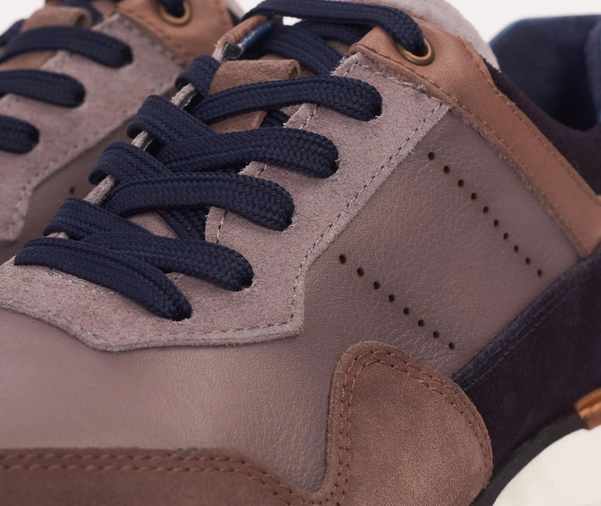 The Hoskova Grey Leather Men Sneaker