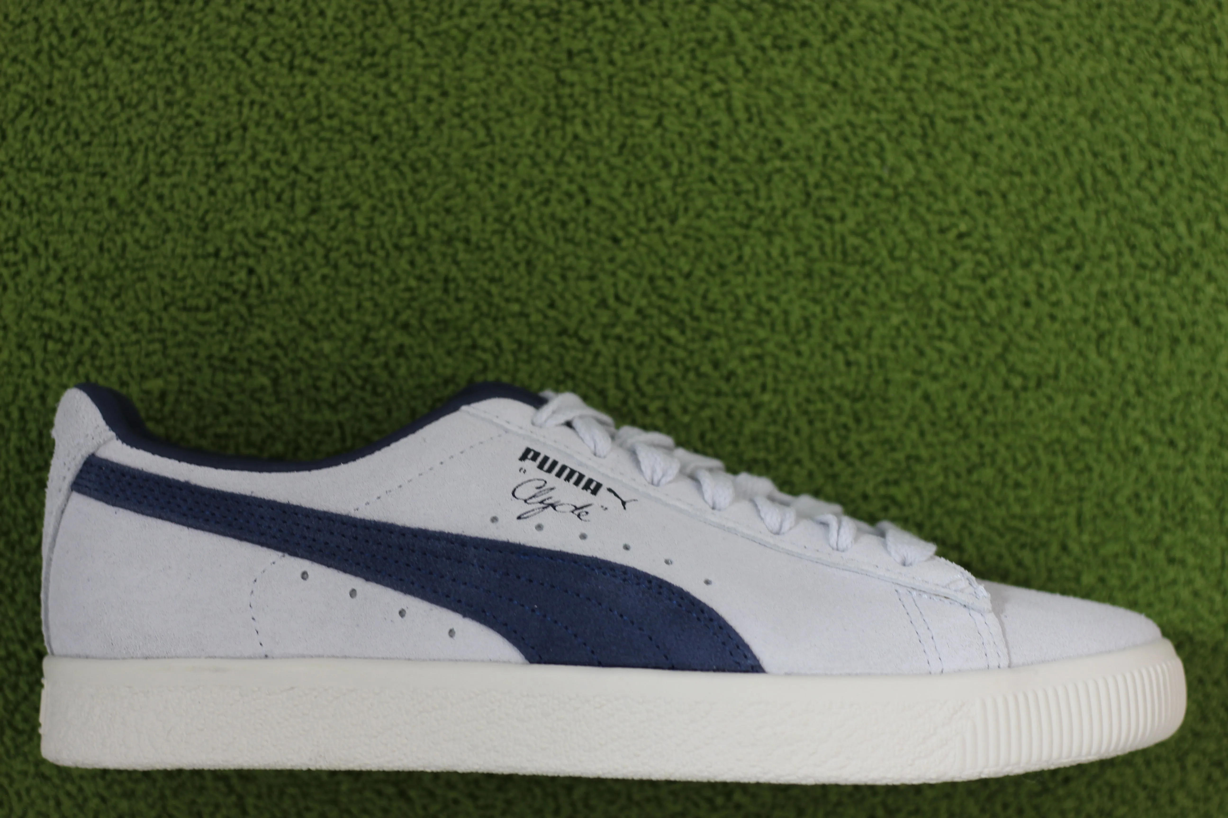 Unisex Clyde OG Sneaker - White/Blue Leather/Suede