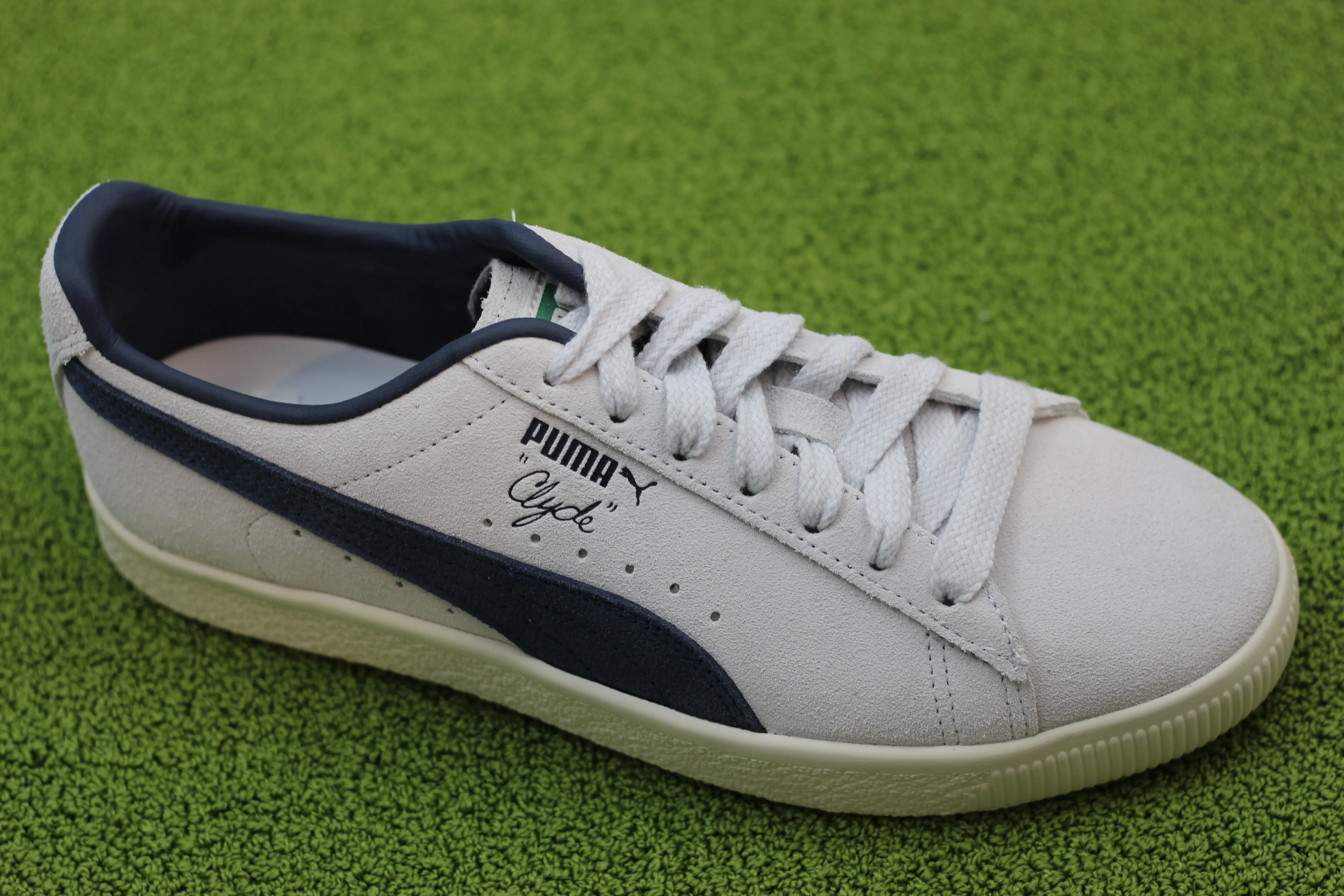 Unisex Clyde OG Sneaker - White/Blue Leather/Suede